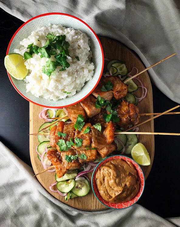 Recipe – Salmon skewers with satay sauce, sticky coconut rice & Thai pickles